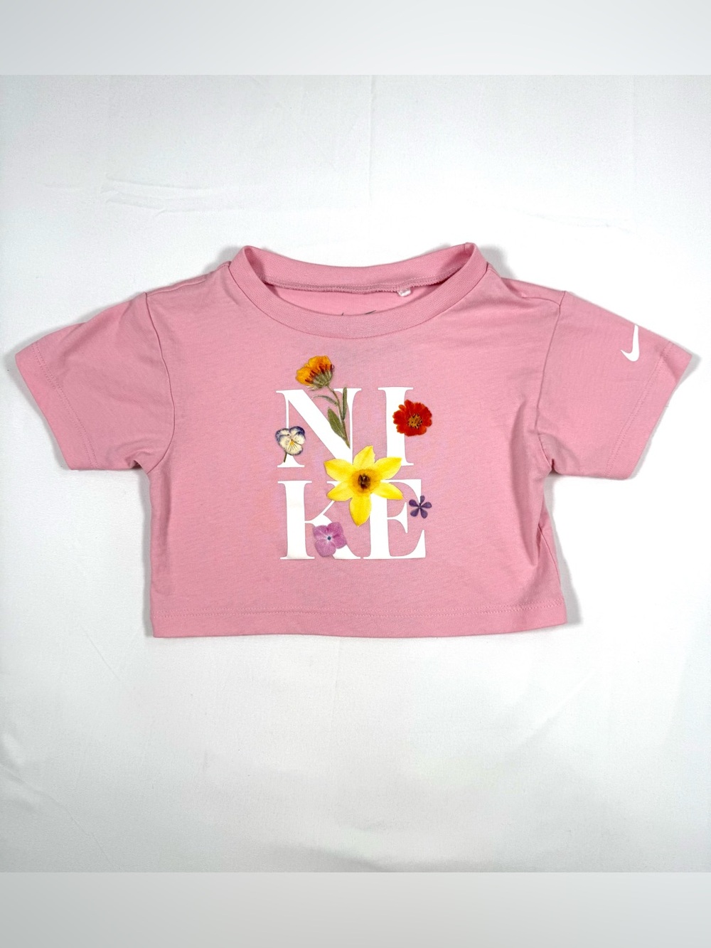NIKE Girls Floral Logo Boxy Crop T Shirt 12M Cottagecore Sporty Athletic